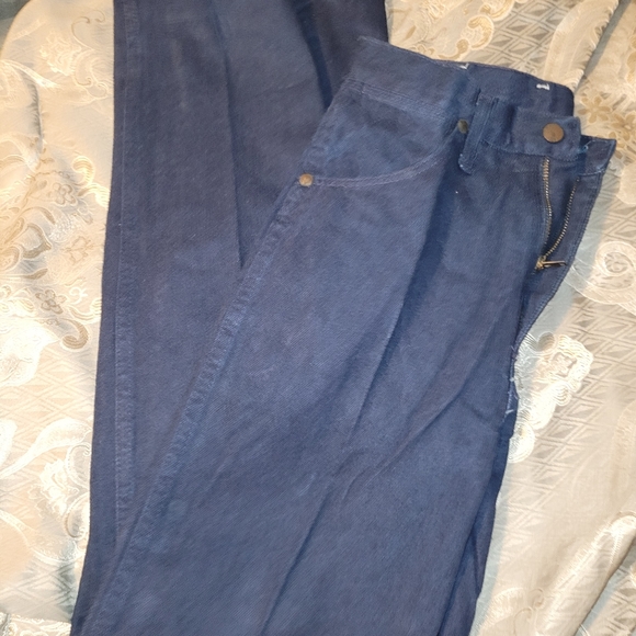 Wrangler Jean's - Picture 3 of 3